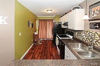 5th image of 322 Della Dr