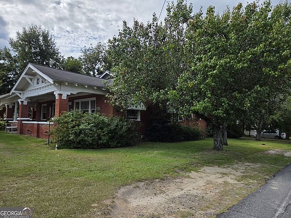 4th image of 3917 E Main St