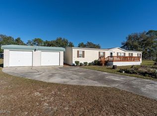 18475 SE 60th St, Ocklawaha, FL 32179