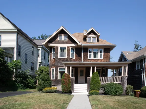 888 Rock St, Fall River, MA 02720