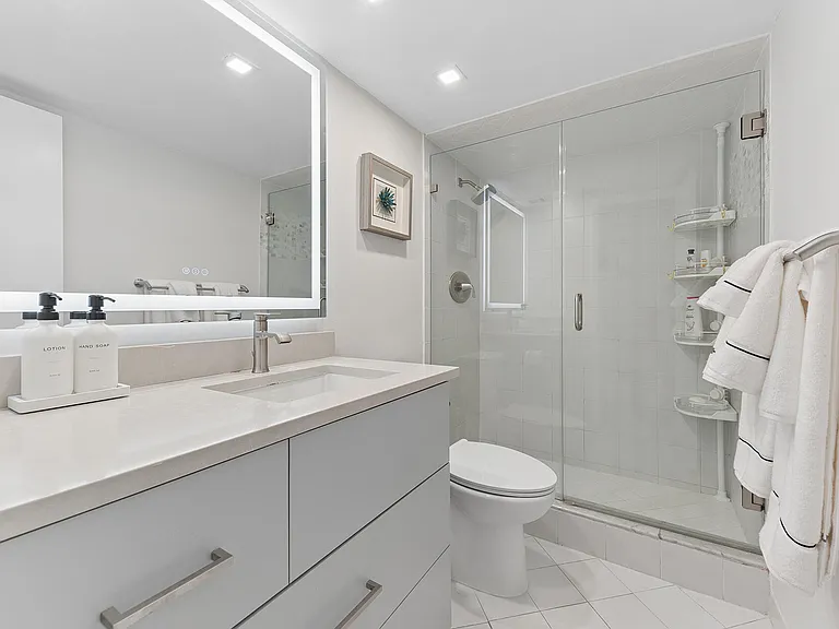 1021 Hillsboro Mile Bch #1008 — Photo 17