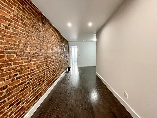 Rented by Ink Realty Services LLC | media 16