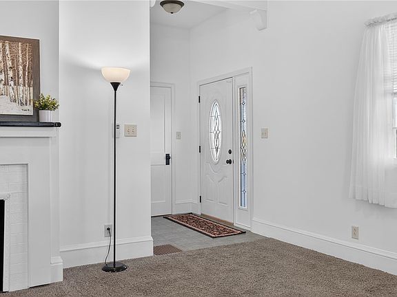 4th image of 107 Riverside Dr