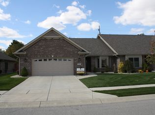 3960 Naples Dr, Columbus, IN 47203