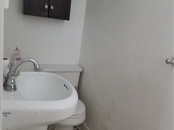 5th image of 969 Meadowbrook Dr