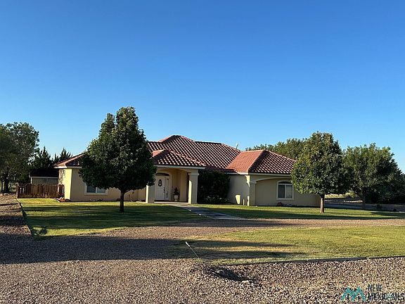 2nd image of 302 Ridgecrest Dr