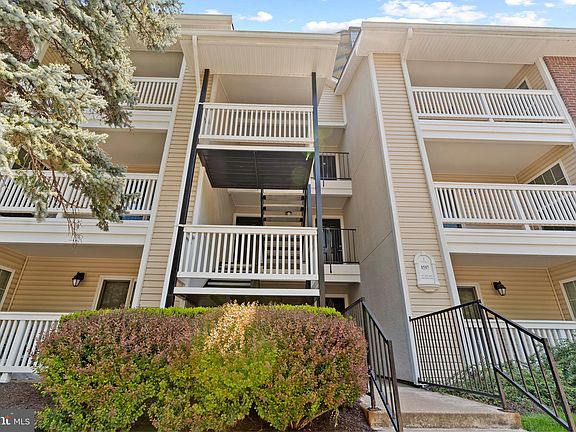 3rd image of 1517 Lincoln Way APT 301