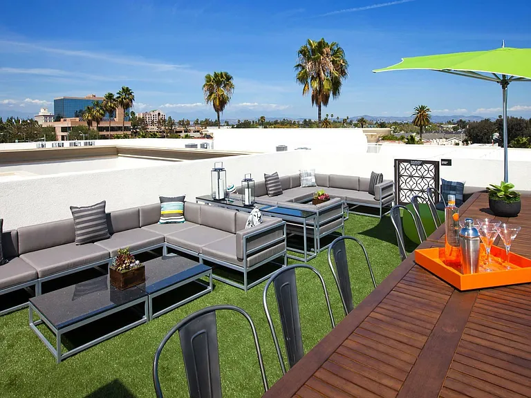 Roof top patio