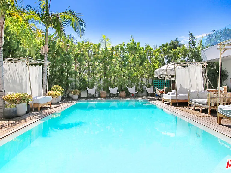 9570 Sunset Blvd — Photo 37