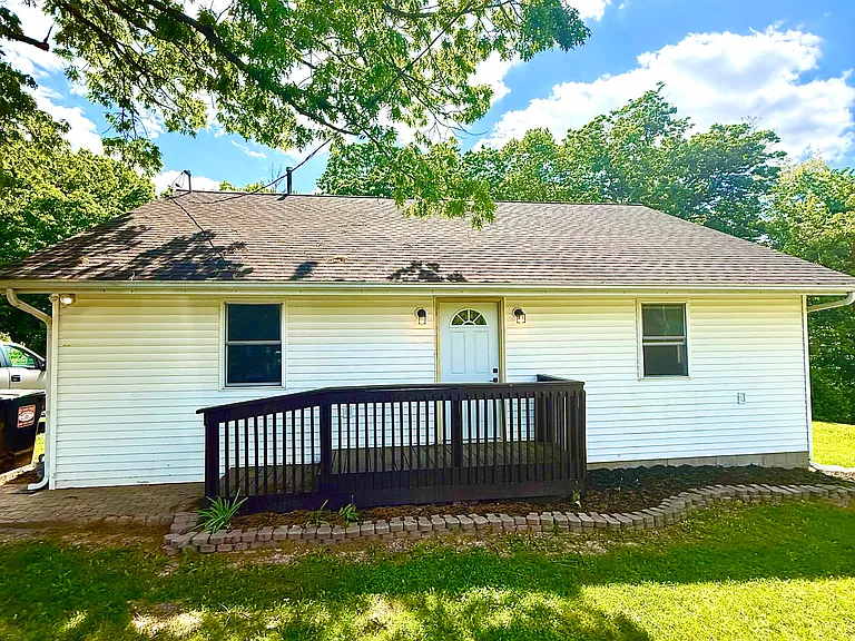 1309 N Woodland Ln — Photo 1