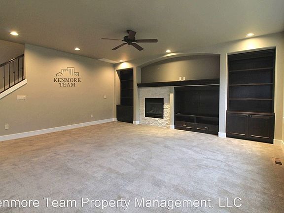 4th image of 2438 Woods Dr