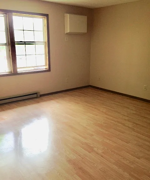 1138 Imperial Cir #5 — Photo 4