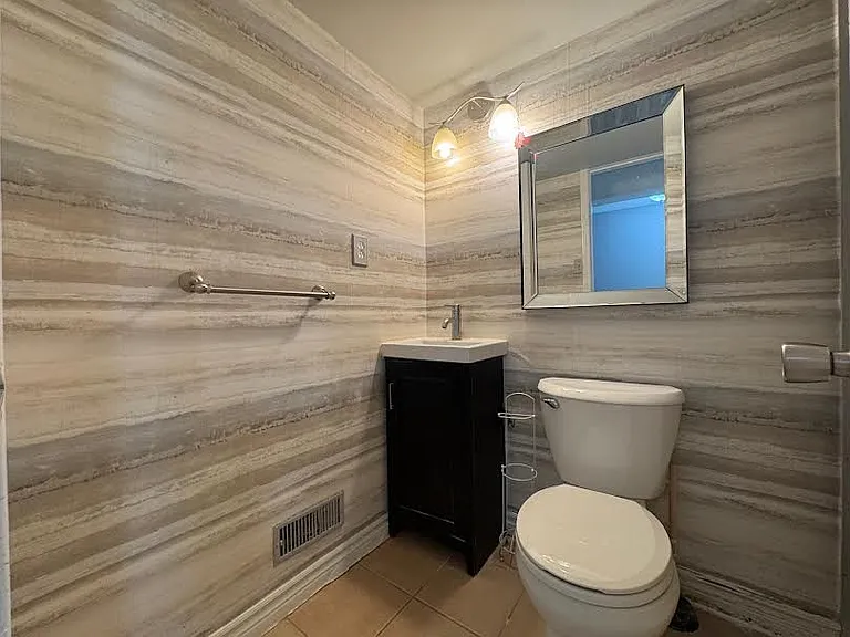 22 Dyer Ct #LOWER — Photo 6