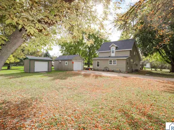 155 2nd St, Delhi, MN 56283