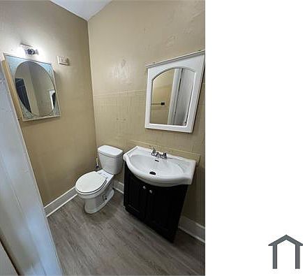 3rd image of 554 W 9th St #B