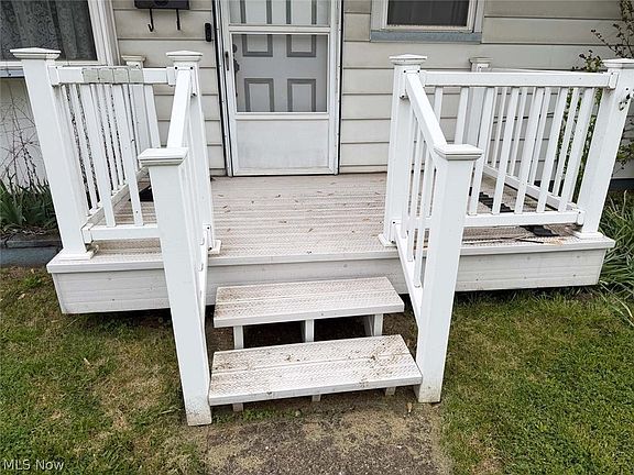 3rd image of 1939 Midway Ave NE