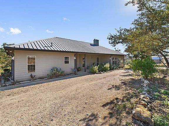 4th image of 320 Manana Dr
