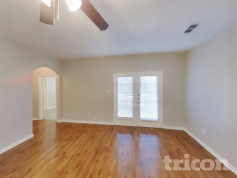 2031 Cone Flower Dr — Photo 3