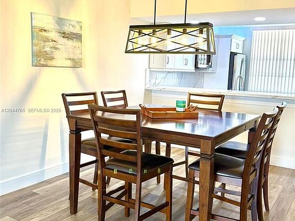 3rd image of 1705 Whitehall Dr APT 403