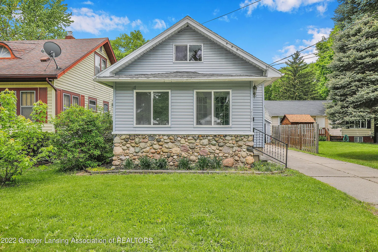 2108 Lyons Ave photo 1
