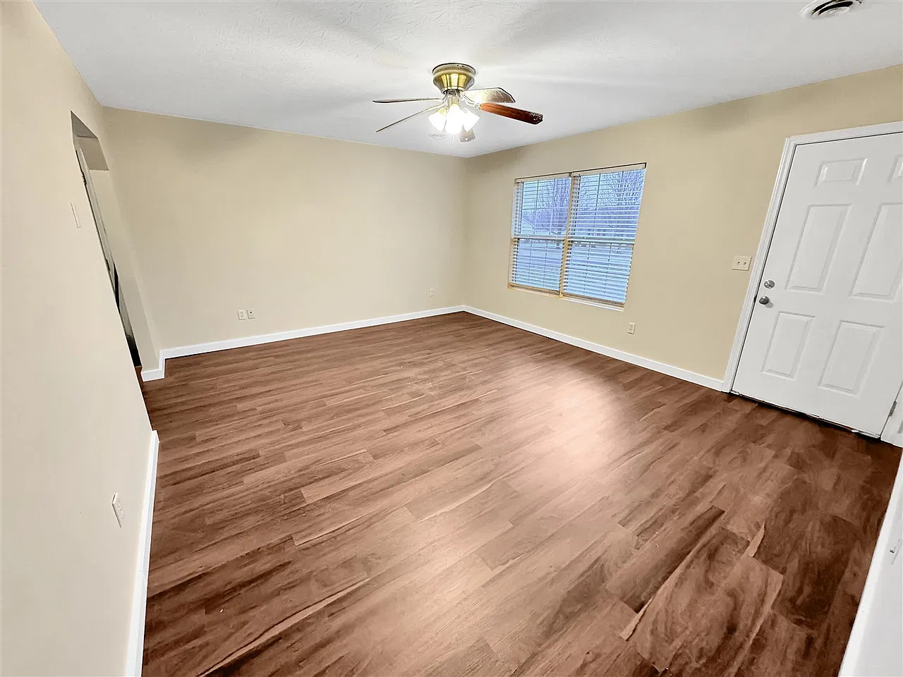 3 bed, 1092 sqft, $1,249 — Photo 4