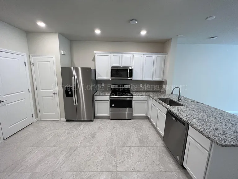 4517 Sparkling Shell Ave — Photo 11