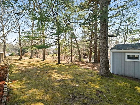 4th image of 551 Shore Rd