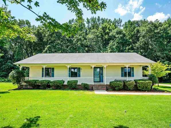 17103 Shadow Wood Ln, Athens, AL 35614