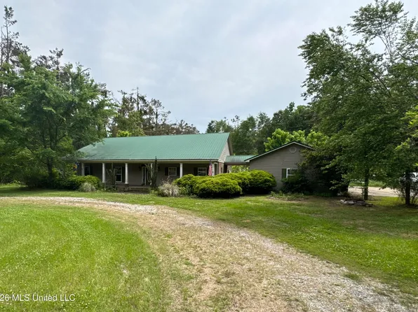 213 Denton Rd, Holcomb, MS 38940