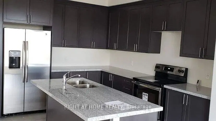 4 bed, $3,200 — Photo 3