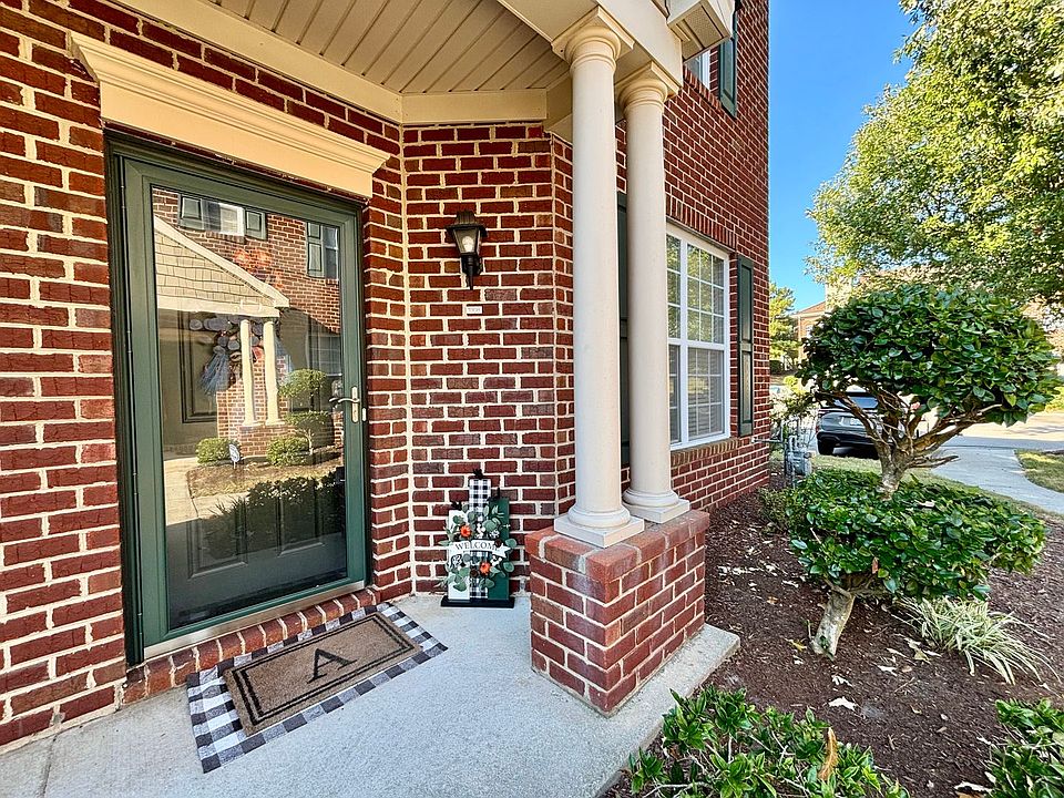 1st image of 1008 Farrcroft Way