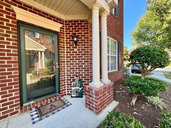 1008 Farrcroft Way, Virginia Beach, VA 23455