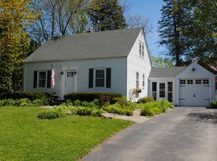 5726 S 113th St, Hales Corners, WI 53130