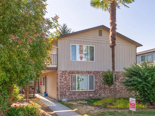 1154 10th Ave APT 4, Longview, WA 98632