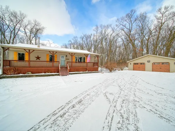 10414 Dennings Rd, Jonesville, MI 49250