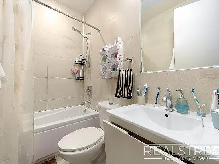 911 Jefferson Ave #2F — Photo 6