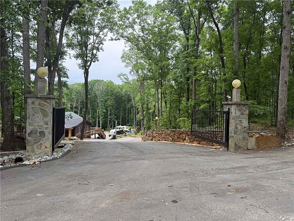 1st image of 2426 E Maddox Rd #226