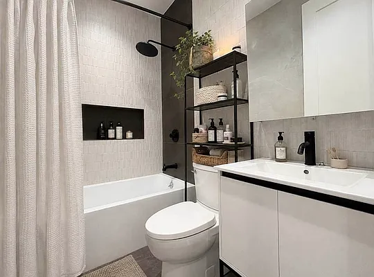 Bathroom, photo 1