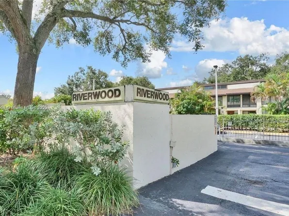 19444 NE 26th Ave APT 62C, Miami, FL 33180