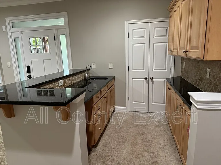 889 Lenox Ct NE — Photo 24