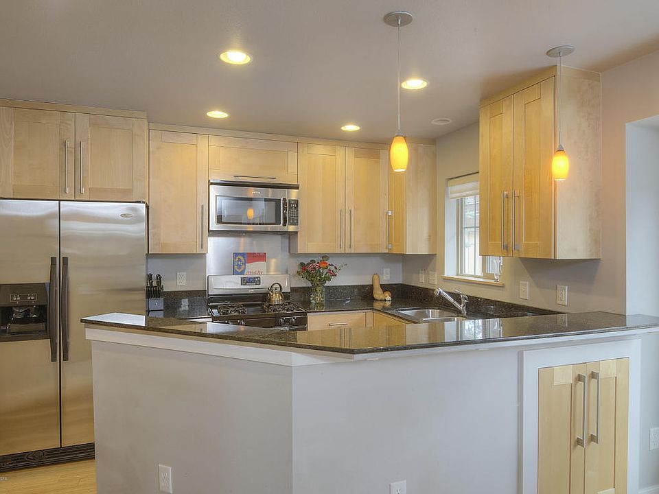 1st image of 564 E Hall Ave