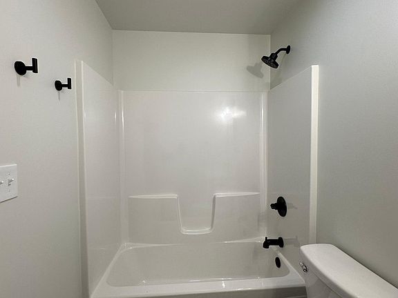 5th image of 717 Juniper Rd