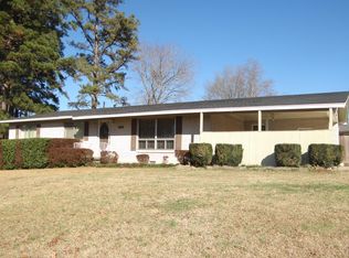 1208 W Clover Ln, Corinth, MS 38834