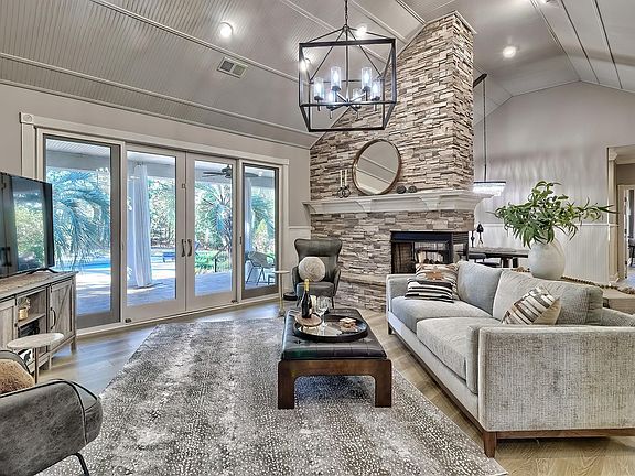 4th image of 417 Oxenbridge Way