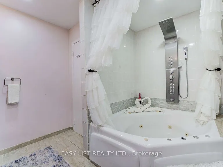 946 McBride Ave — Photo 13