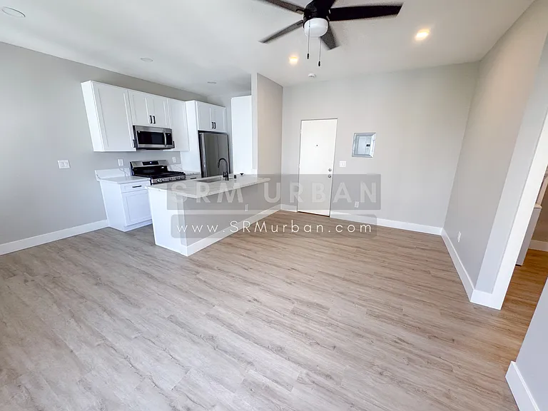 915 17th St #11 — Photo 19