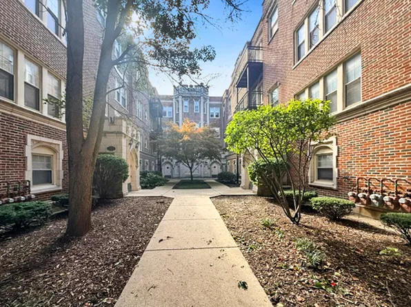 2317 E 70th Pl APT 111W, Chicago, IL 60649