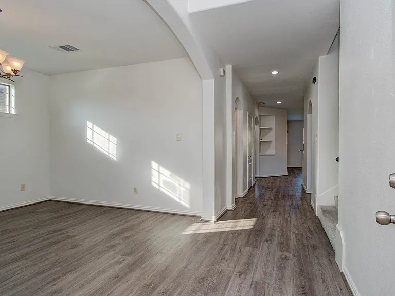 22314 Mosshall Ct — Photo 8
