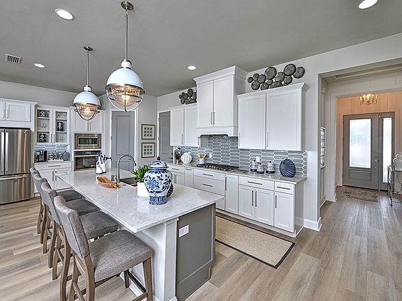 The Charlotte at Oakmont - Kitchen