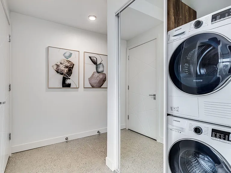 1170 Barclay St #104 — Photo 7